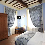 بيت ضيافة Palazzo Mari سان جيمينيانو